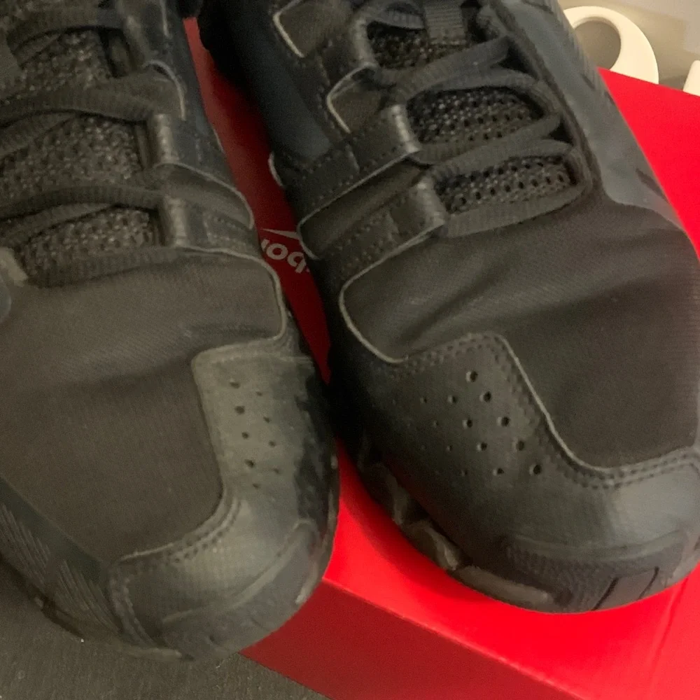 Reebok Men's All-Black Athletic Shoes - Picture 4 of 13